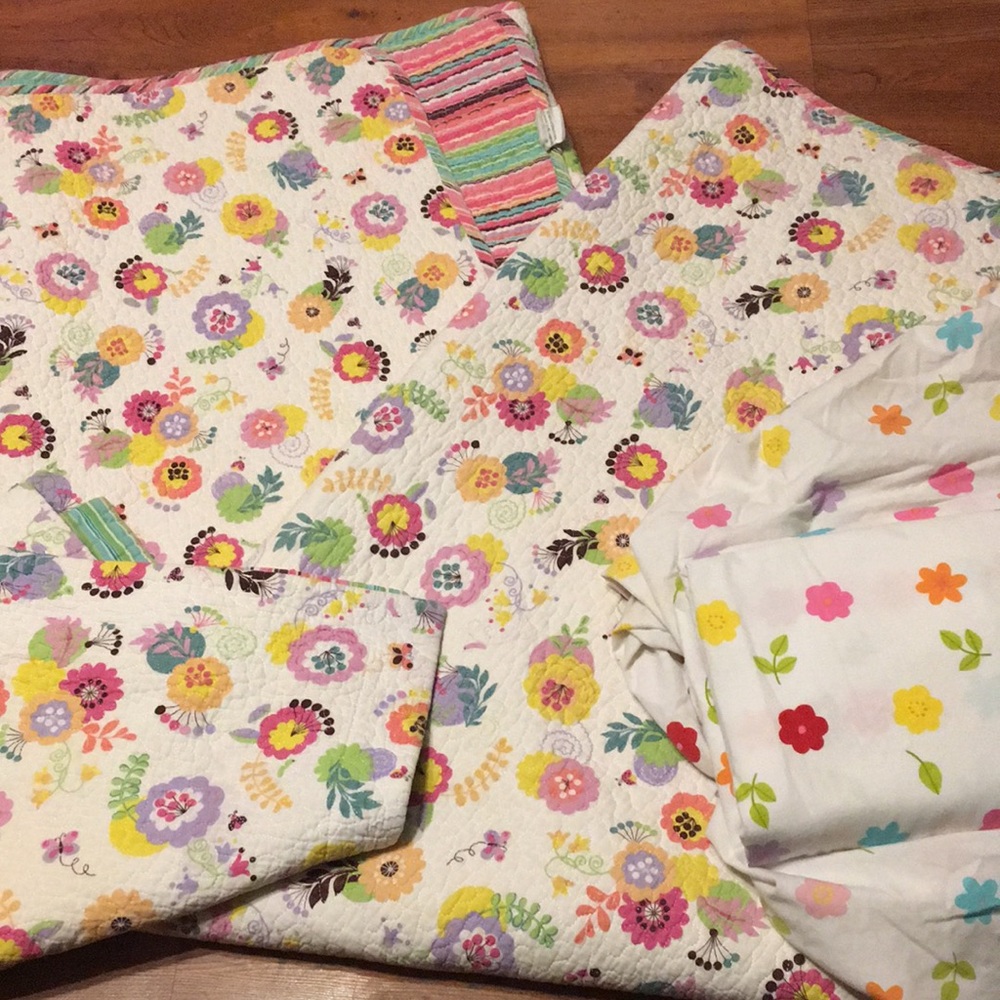 COPY - LAURA ASHLEY twin quilt with pillow sham.